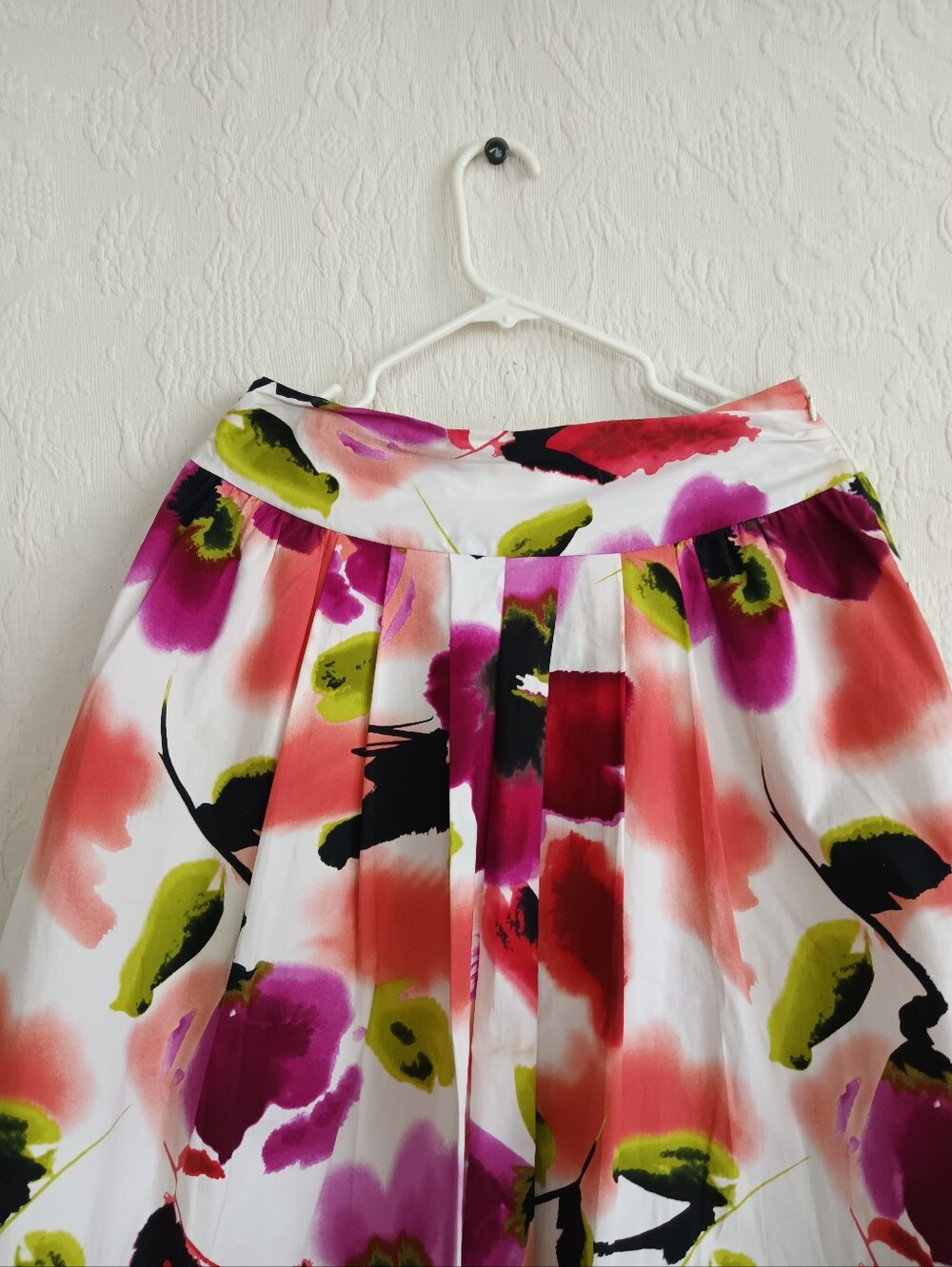 Worthington Saturated Floral A-Line Skirt  White Pink Red Pleated Knee Length SM - Picture 2 of 11